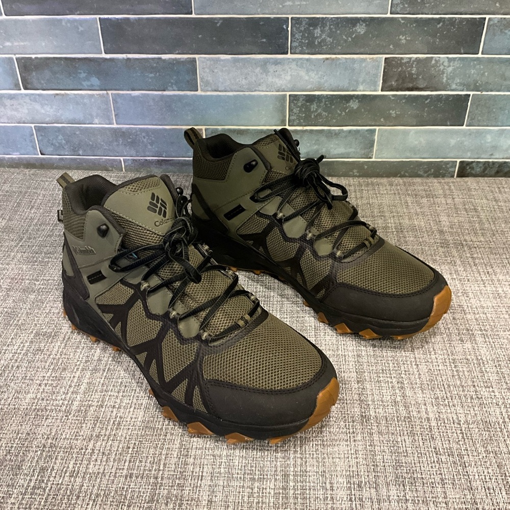 Columbia Men’s Peakfreak II Mid Outdry Hiking Boots in Deep Olive/Desert Color